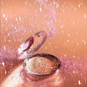 🆕 Ciate Confetti Highlighter